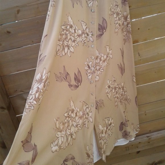 Maxi floral button down 100% silk skirt - Picture 4 of 11